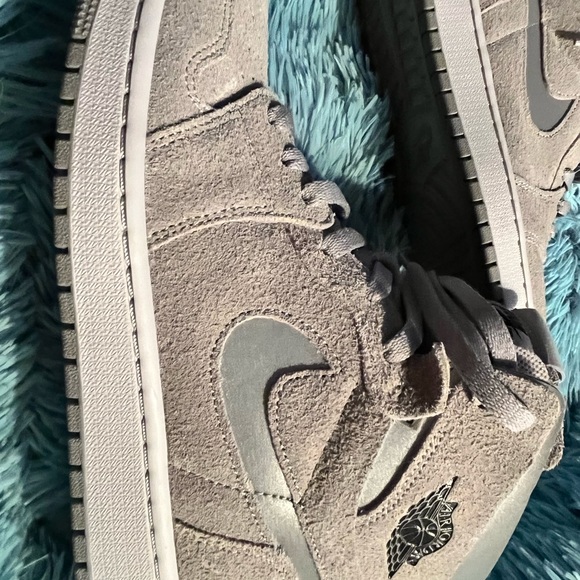 SWEET!!Worn 1x Jordan One’s Zoom Air Comfort Gray w/ Silver. Women’s size 10.5 - Picture 4 of 10